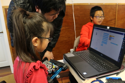 Camp session with mBot Ranger kits in use