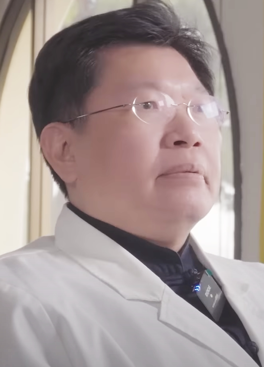 Dr. Huang, Yannhaur — Whitewater University administration